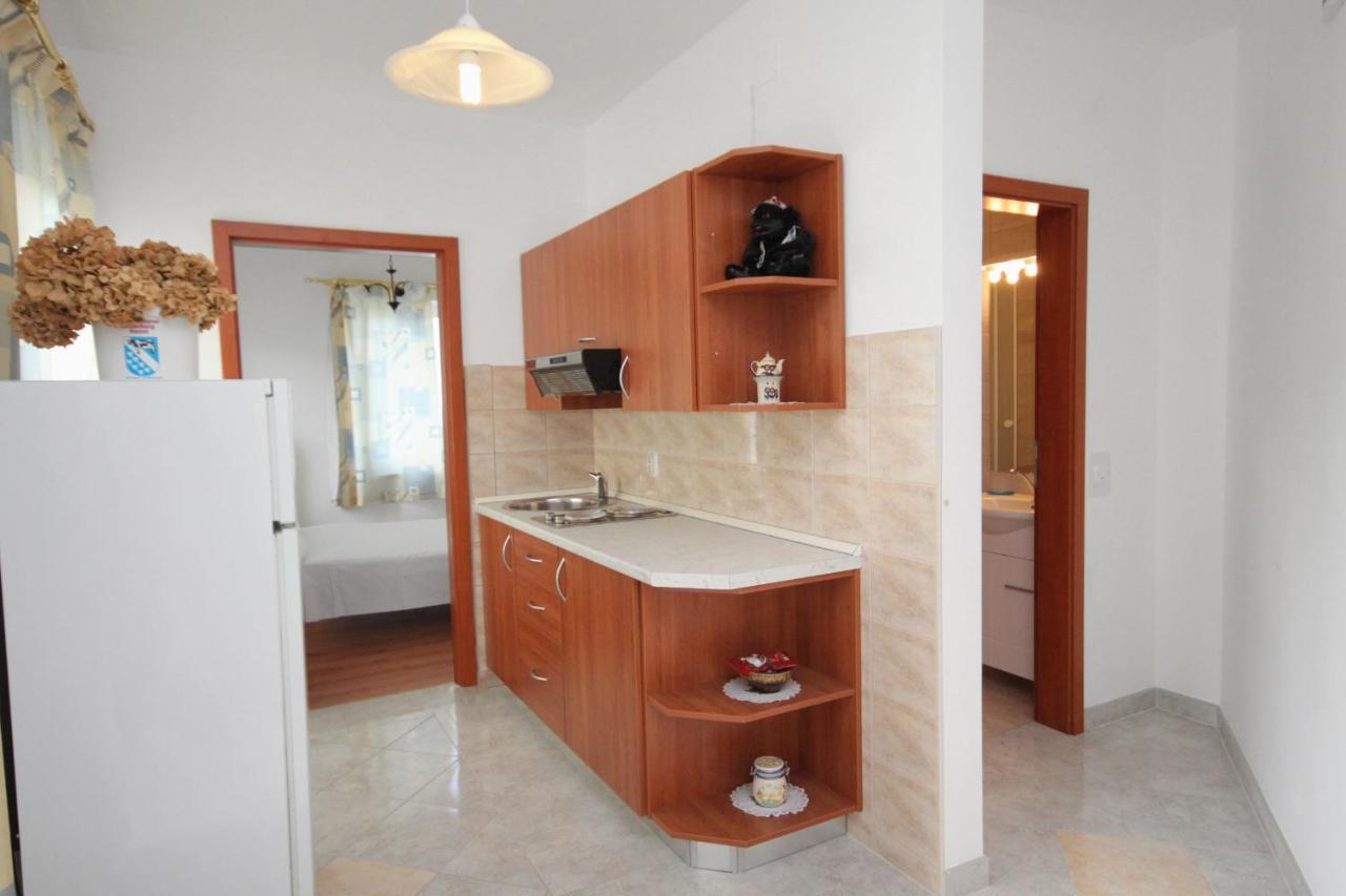 Apartment Njivice 5458D Экстерьер фото