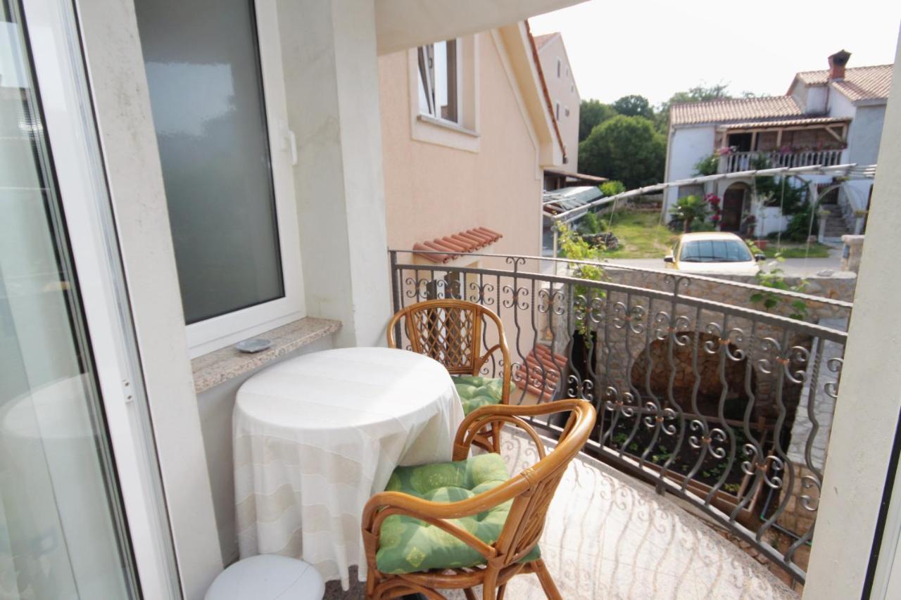 Apartment Njivice 5458D Экстерьер фото